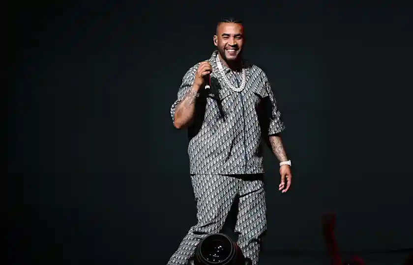 Don Omar live performance
